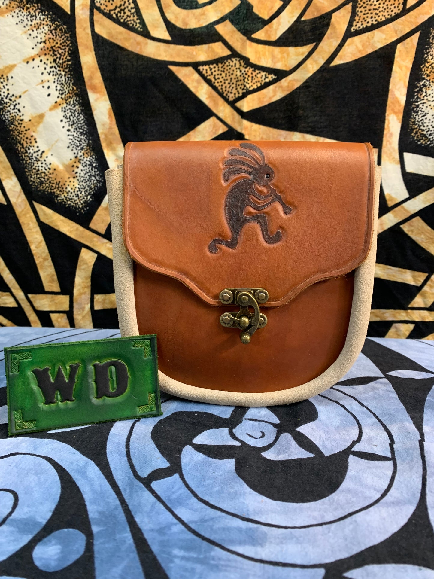 SUEDE & LEATHER BELT POUCH - Kokopelli Carving- Saddle Tan & Creme Suede